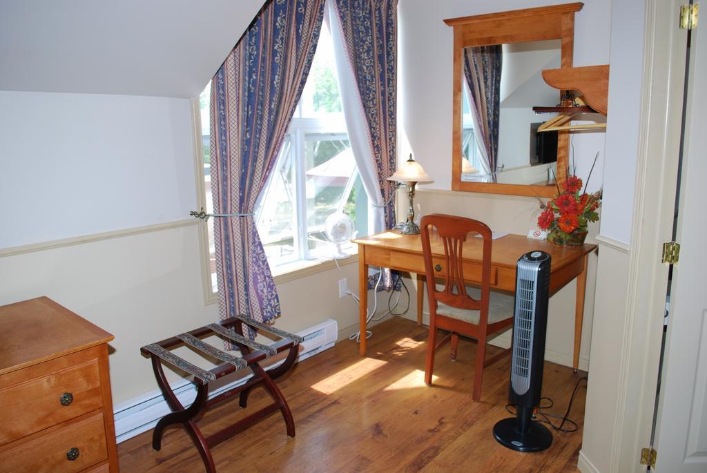 Auberge de l'Evêché Rimouski Esterno foto