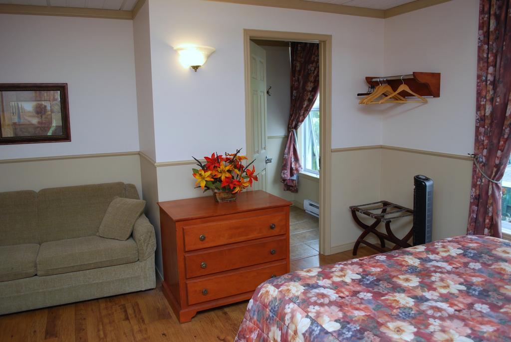 Auberge de l'Evêché Rimouski Esterno foto